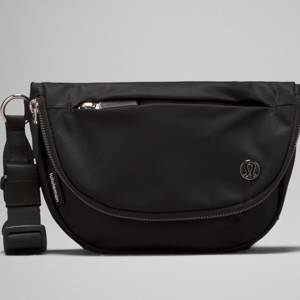 Lululemon All night festival bag in black and silver full size